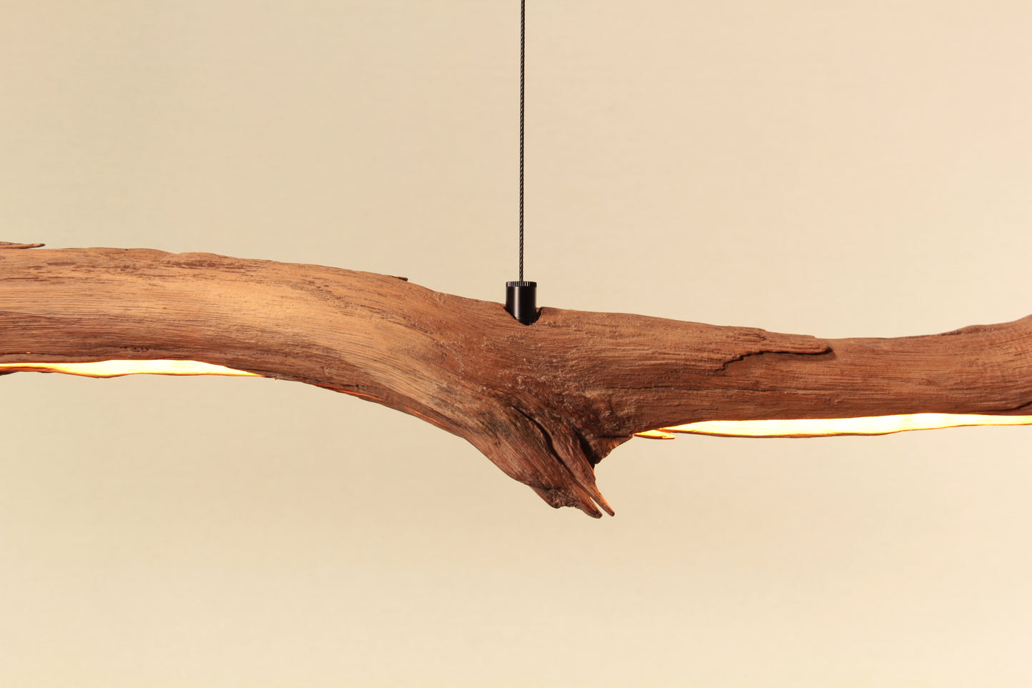 Lámpara de mesa para comedor —pieza única hecha a mano— rama de roble de 170 cm