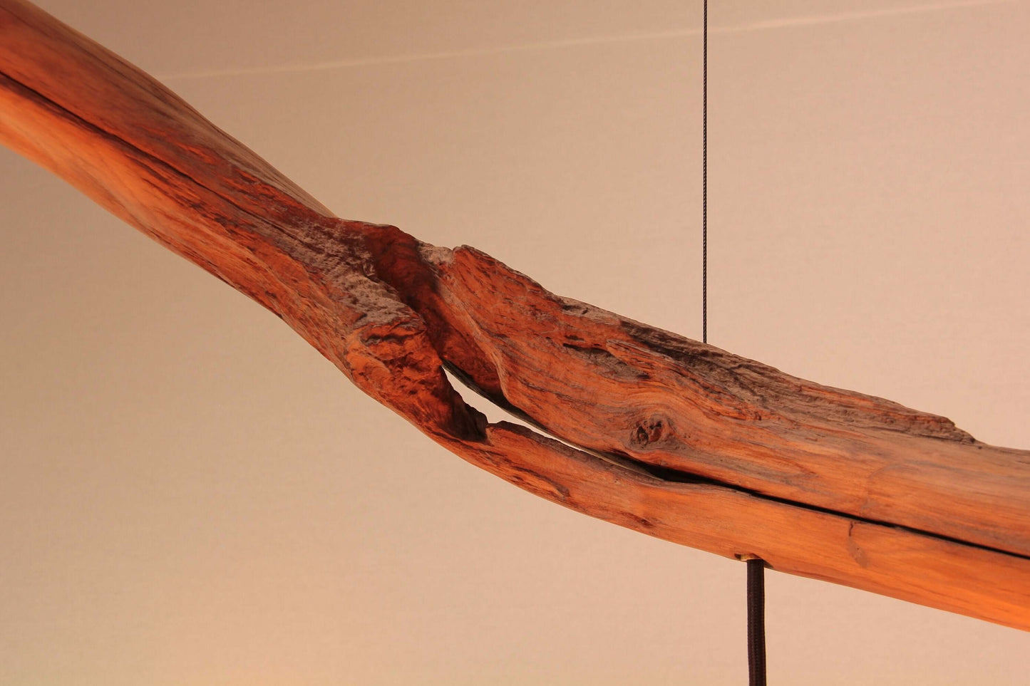 Hängelampe / 137cm langer Eichenast / Einzelstück / Holz / Ast / Pendelleuchte / Esstisch / Deckenlampe / Küchentischlampe / modern